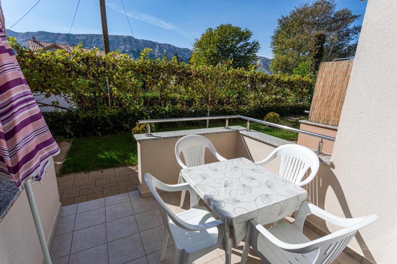 Apartments Crnekovic V Baška Εξωτερικό φωτογραφία