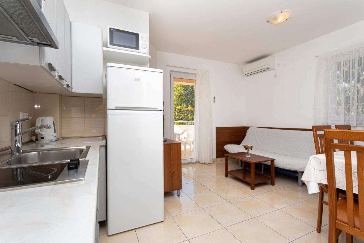 Apartments Crnekovic V Baška Εξωτερικό φωτογραφία