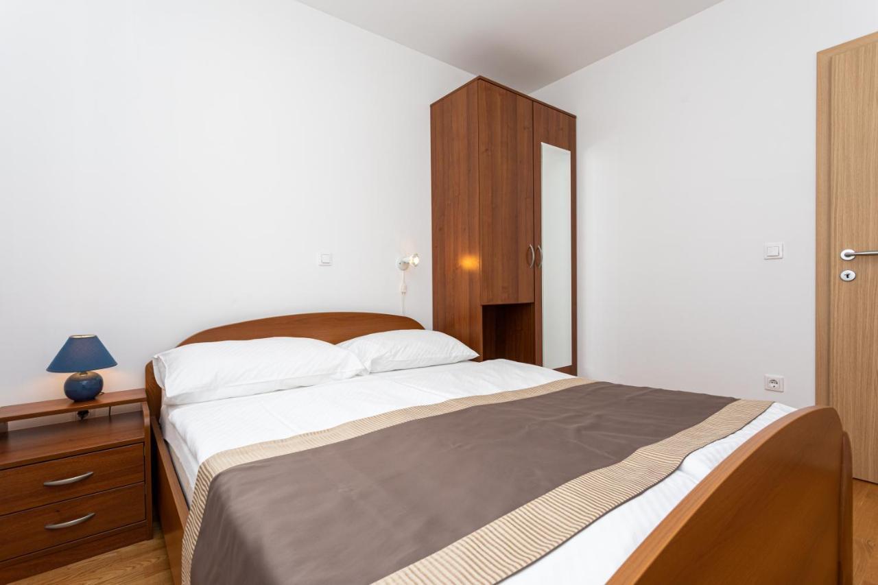 Apartments Crnekovic V Baška Εξωτερικό φωτογραφία