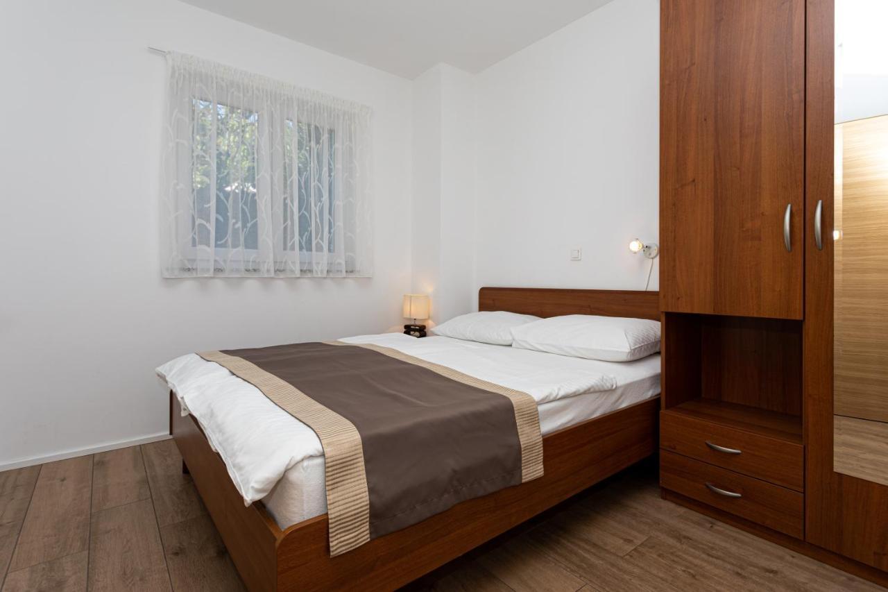 Apartments Crnekovic V Baška Εξωτερικό φωτογραφία