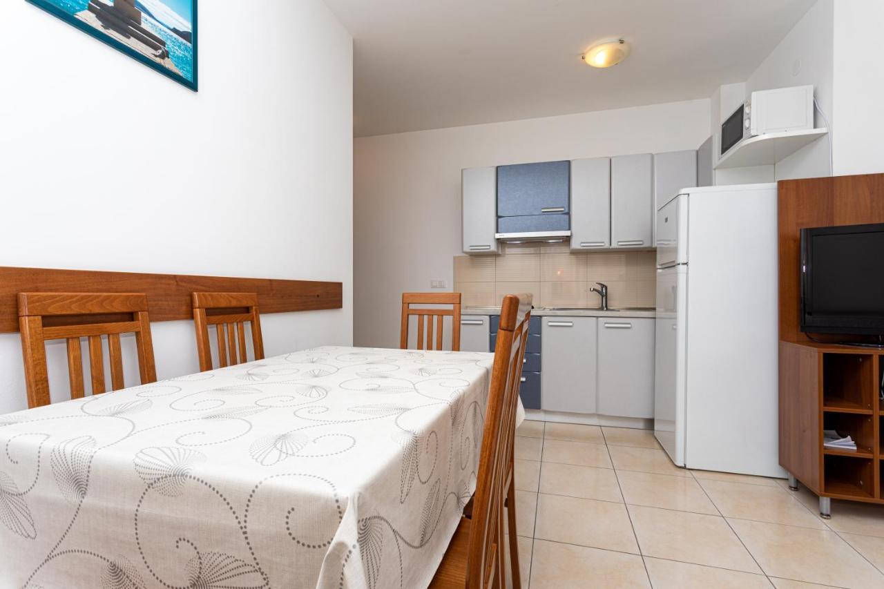 Apartments Crnekovic V Baška Εξωτερικό φωτογραφία