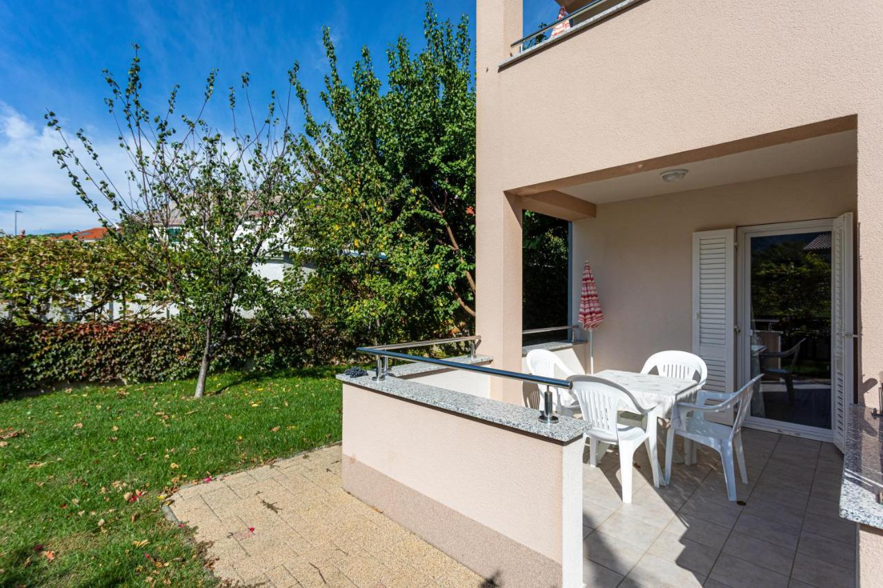 Apartments Crnekovic V Baška Εξωτερικό φωτογραφία