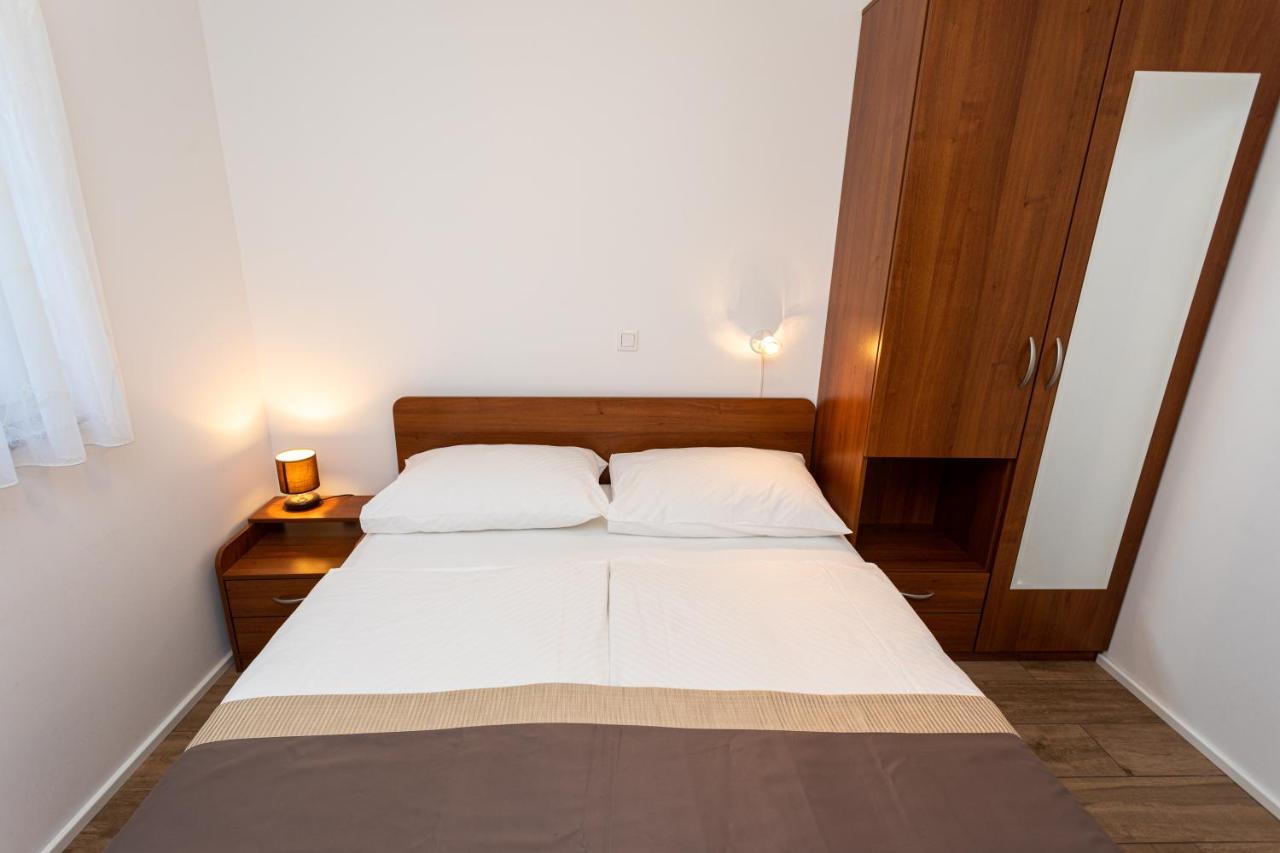 Apartments Crnekovic V Baška Εξωτερικό φωτογραφία