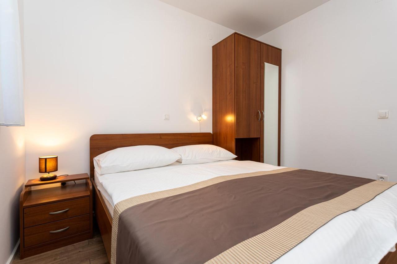 Apartments Crnekovic V Baška Εξωτερικό φωτογραφία
