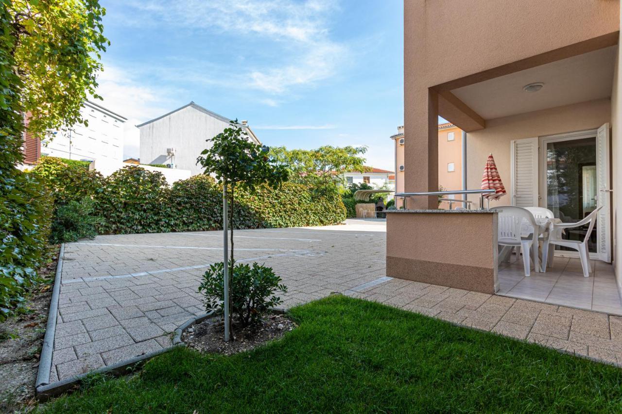 Apartments Crnekovic V Baška Εξωτερικό φωτογραφία