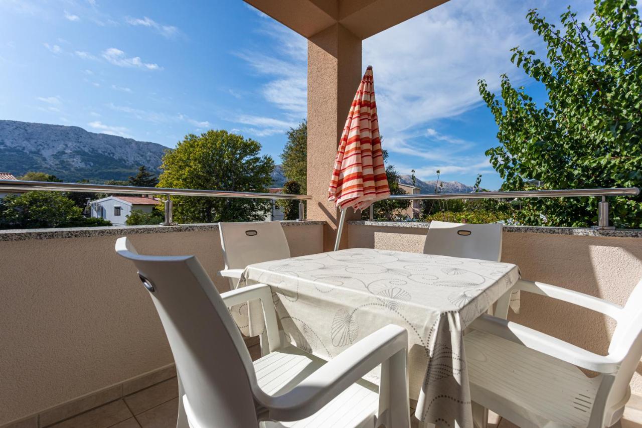 Apartments Crnekovic V Baška Εξωτερικό φωτογραφία
