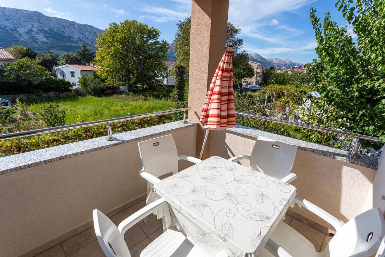 Apartments Crnekovic V Baška Εξωτερικό φωτογραφία