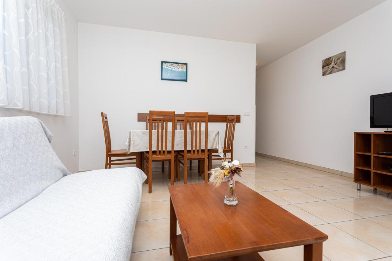Apartments Crnekovic V Baška Εξωτερικό φωτογραφία