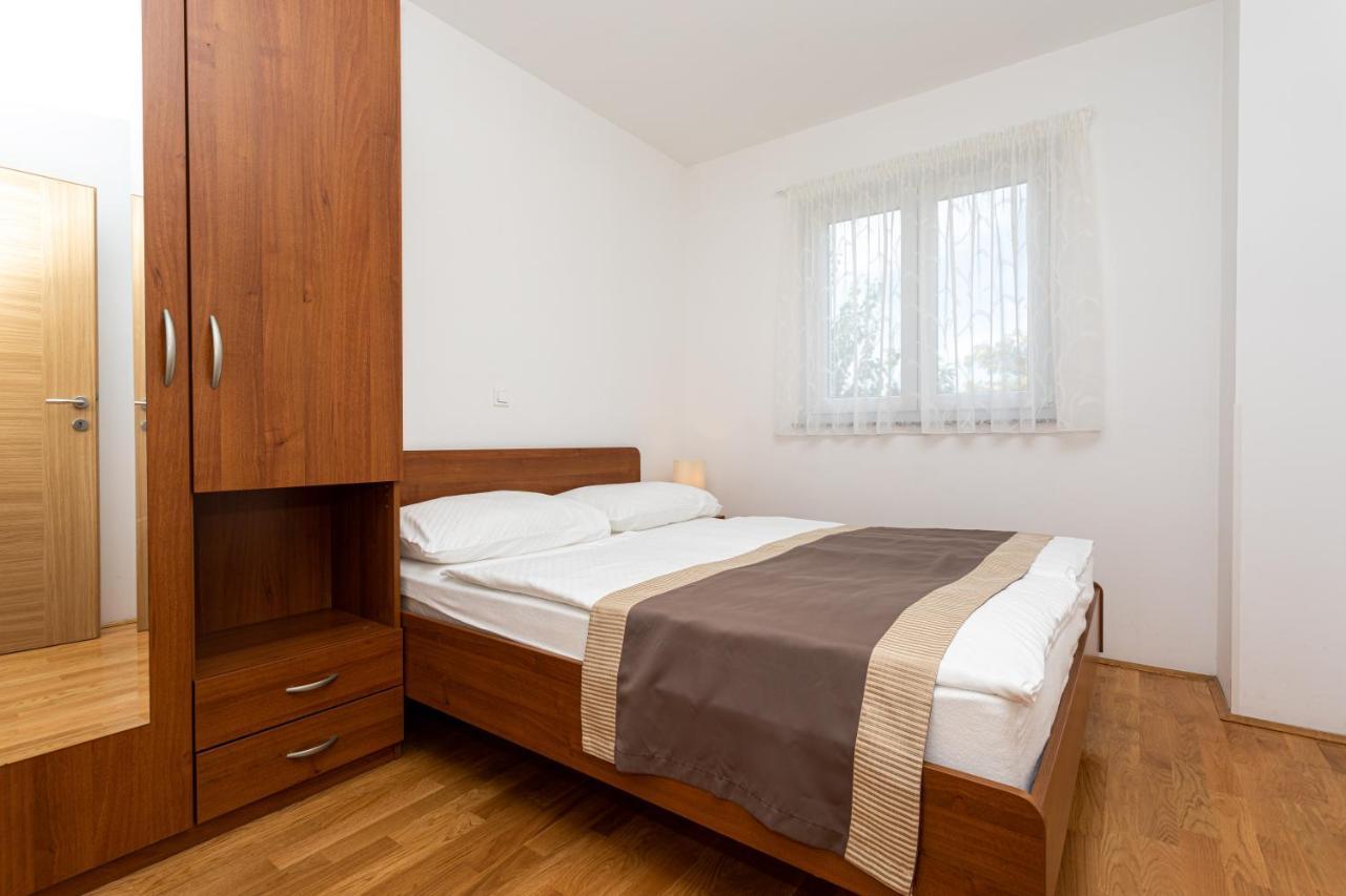 Apartments Crnekovic V Baška Εξωτερικό φωτογραφία