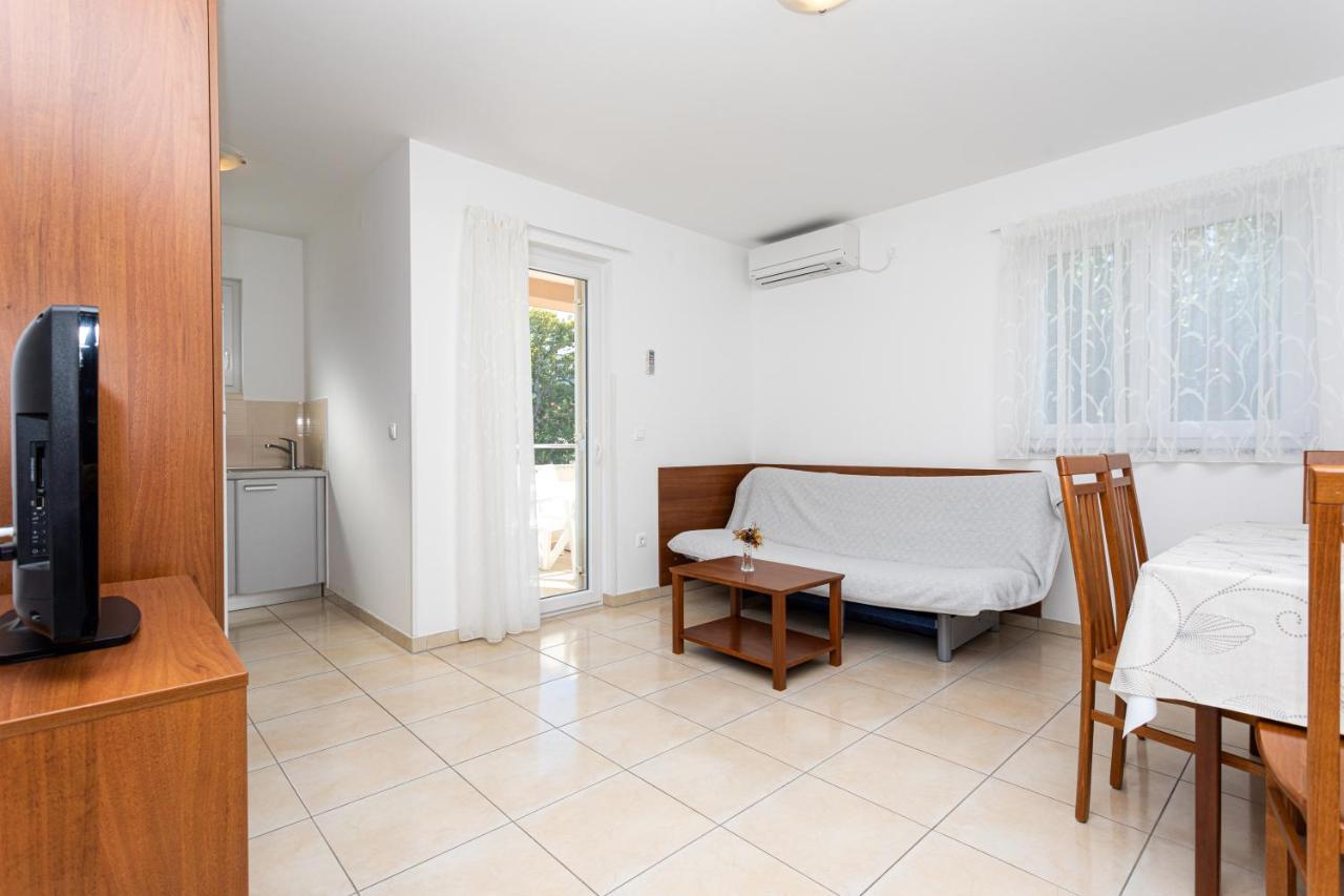 Apartments Crnekovic V Baška Εξωτερικό φωτογραφία