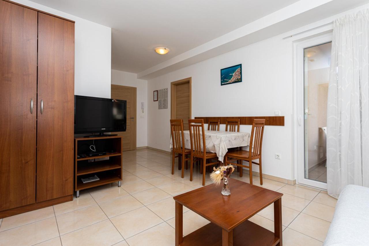 Apartments Crnekovic V Baška Εξωτερικό φωτογραφία