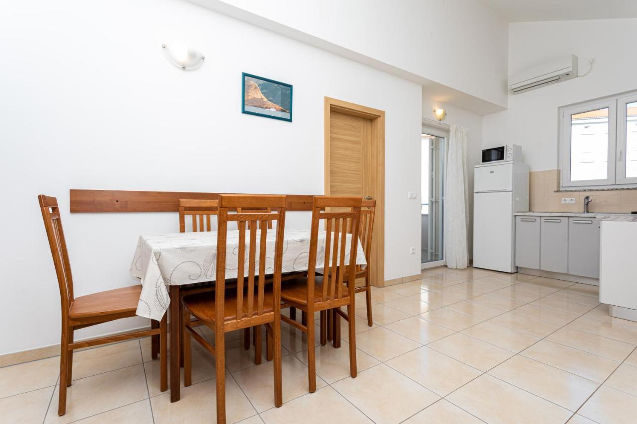 Apartments Crnekovic V Baška Εξωτερικό φωτογραφία